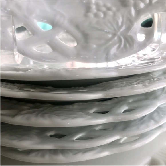 Reticulated Grape Pattern White Serving/Salad Plates - Picture 3 of 6